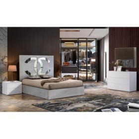 Cama de Casal Estofada Baby Face c/ Detalhes em Espelho + Colchão Opc.