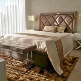 Cama doble tapizada Luxuria + colchón Opc.